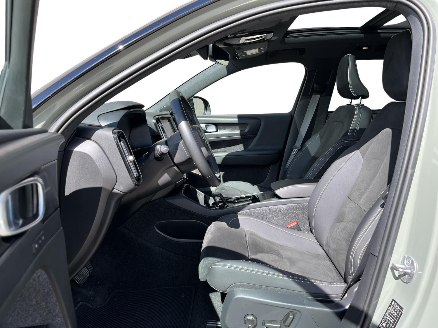 Grøn Volvo XC40 fra 2023