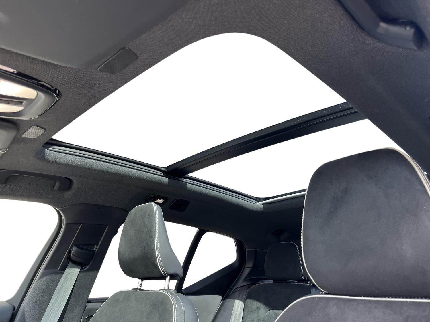 Grøn Volvo XC40 fra 2023