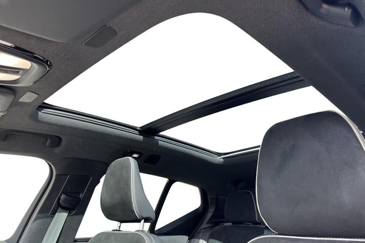 Grøn Volvo XC40 fra 2023