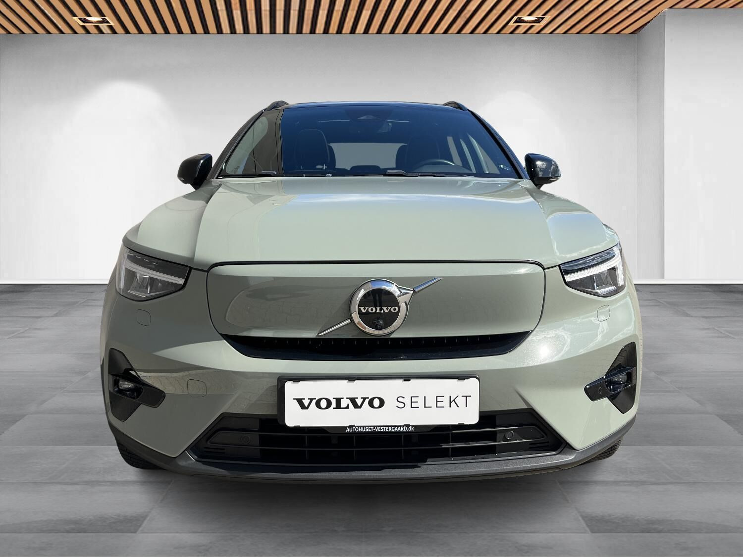 Grøn Volvo XC40 fra 2023