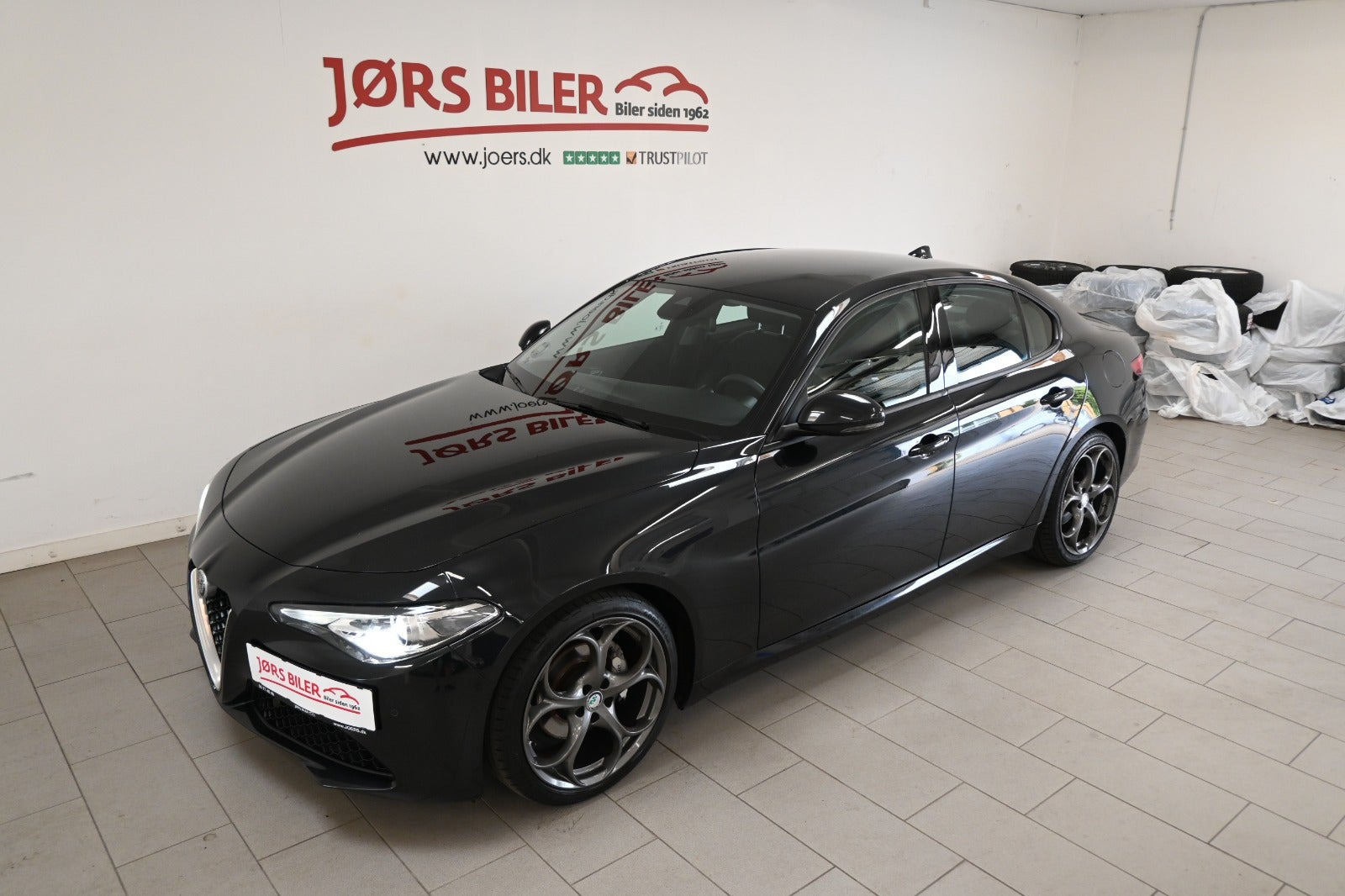 Sort Alfa Romeo Giulia fra 2016