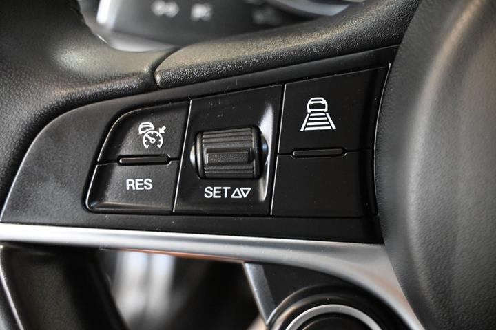 Sort Alfa Romeo Giulia fra 2016