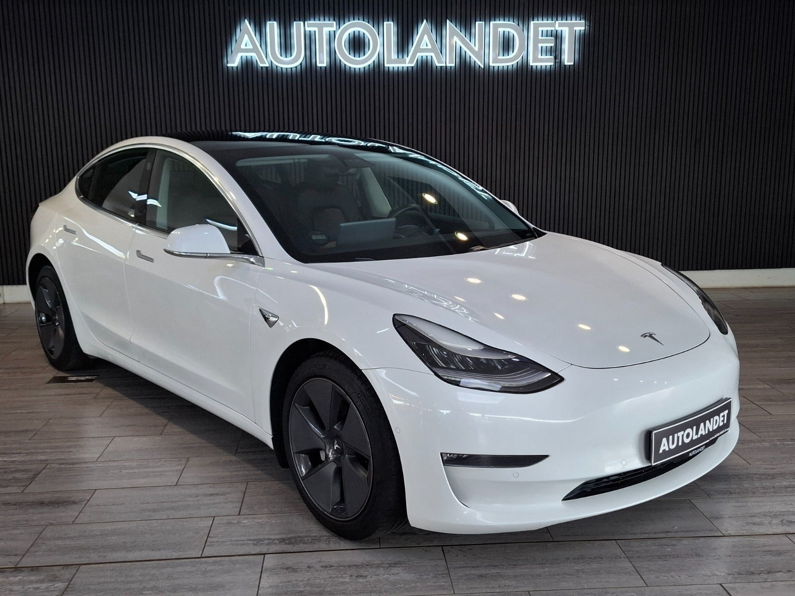 Tesla Model 3 Long Range AWD