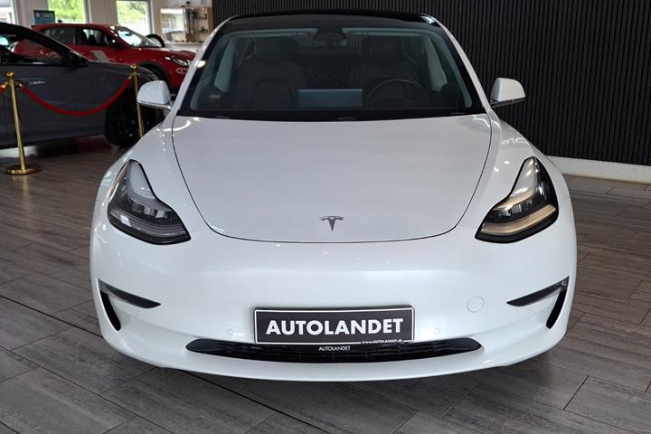Hvid Tesla Model 3 fra 2020