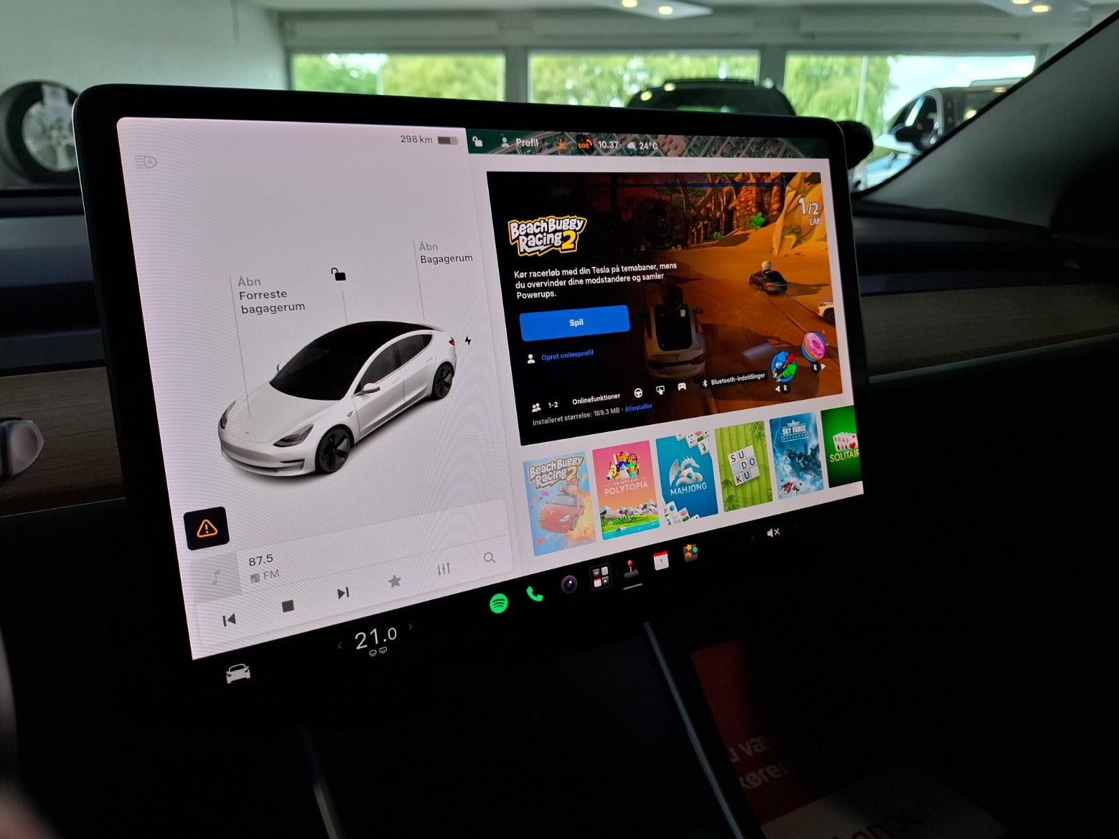 Hvid Tesla Model 3 fra 2020