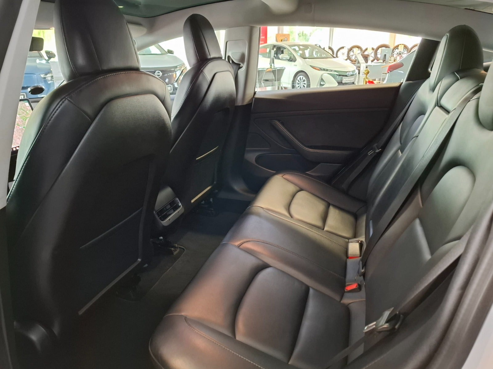 Hvid Tesla Model 3 fra 2020