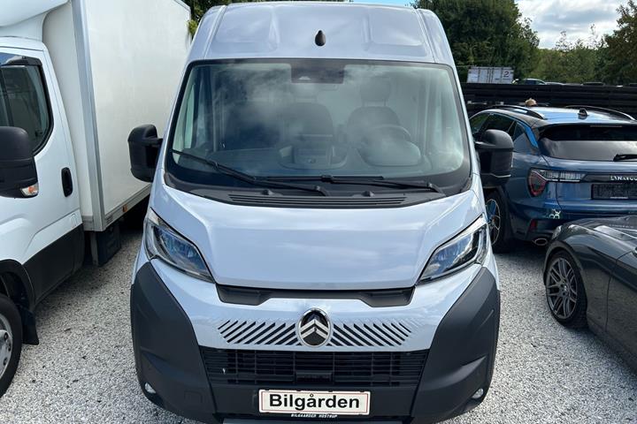 Grå Citroën ë-Jumper 35H fra 2024