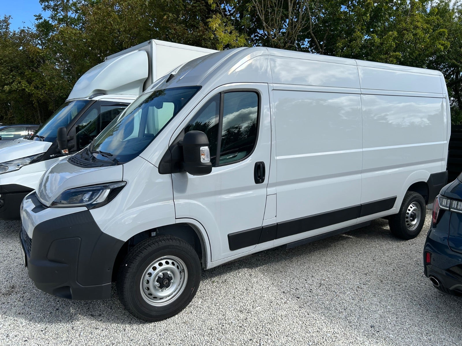 Grå Citroën ë-Jumper 35H fra 2024