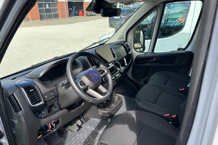 Grå Citroën ë-Jumper 35H fra 2024
