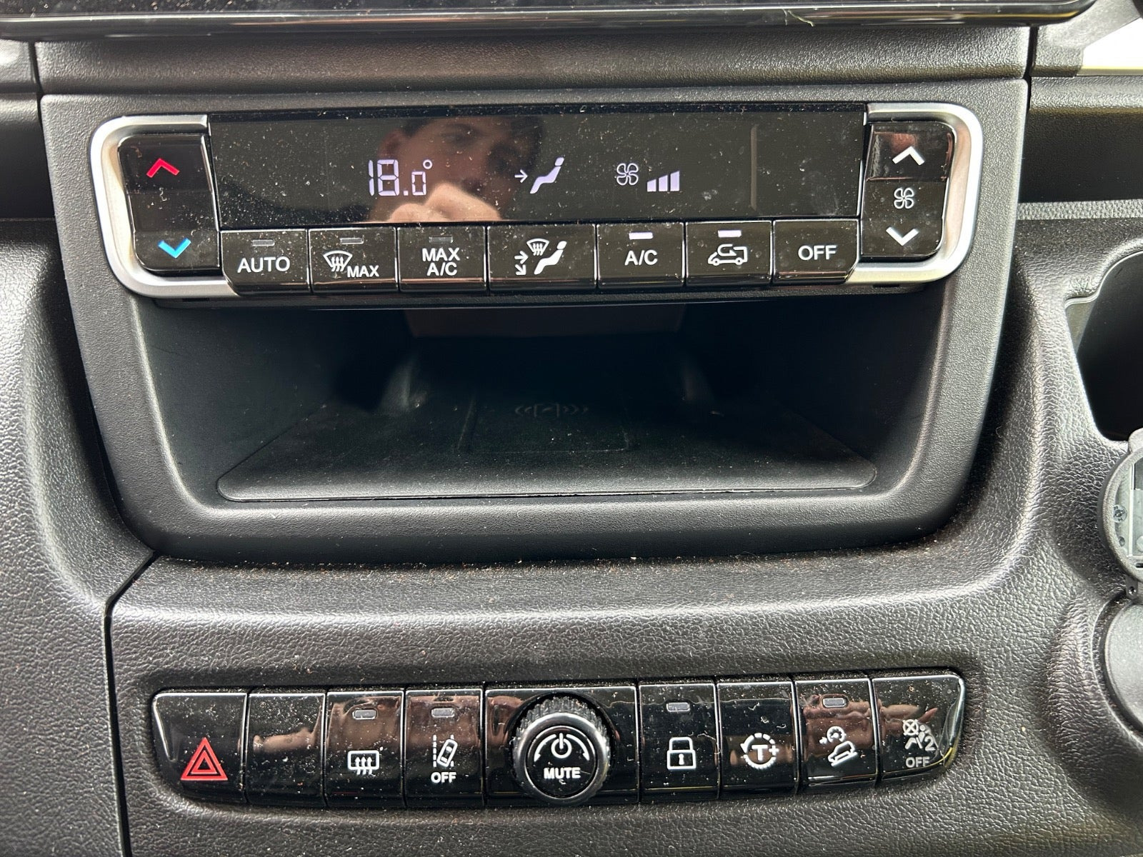 Grå Citroën ë-Jumper 35H fra 2024