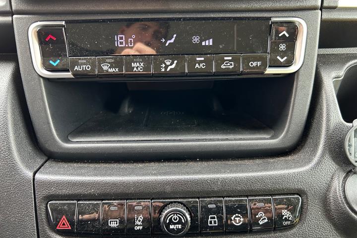 Grå Citroën ë-Jumper 35H fra 2024