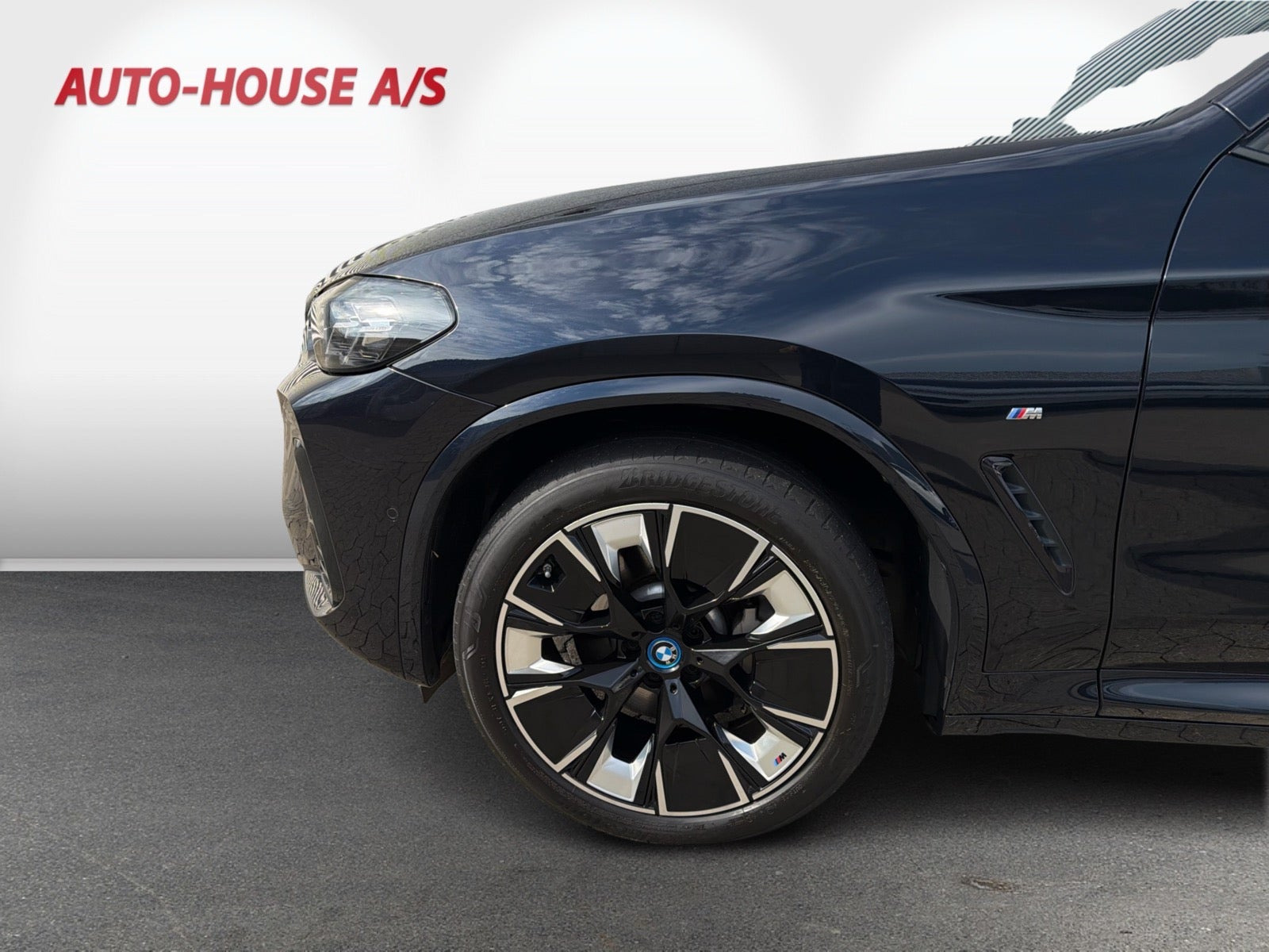Blå BMW iX3 fra 2022