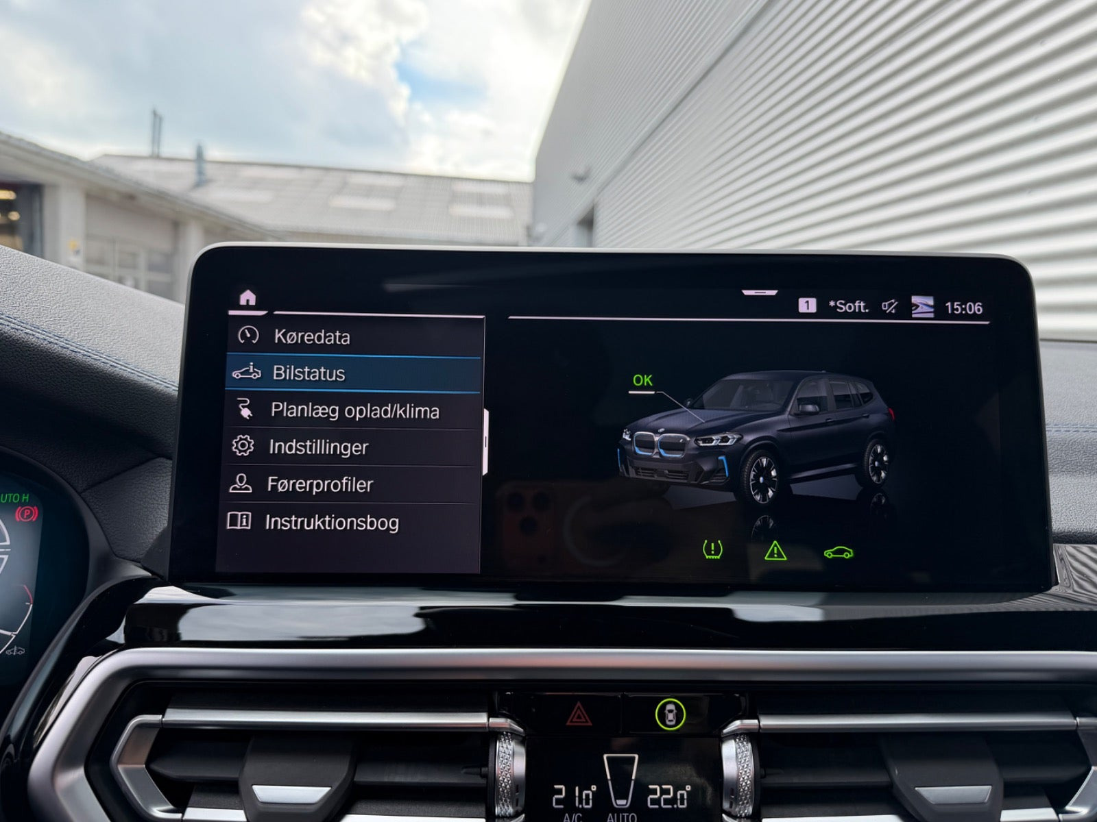 Blå BMW iX3 fra 2022