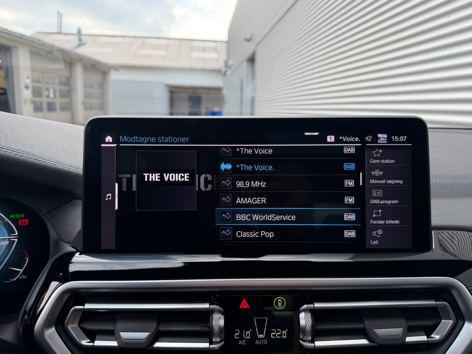 Blå BMW iX3 fra 2022