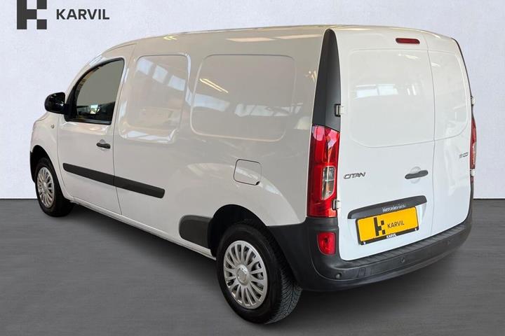Hvid Mercedes Citan 111 fra 2019 set udefra