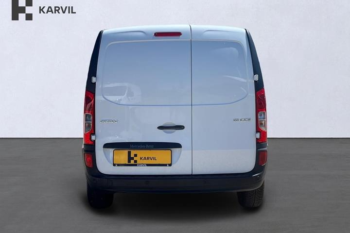 Hvid Mercedes Citan 111 fra 2019 set udefra