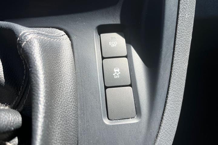 Hvid Mercedes Citan 111 fra 2019 set indefra