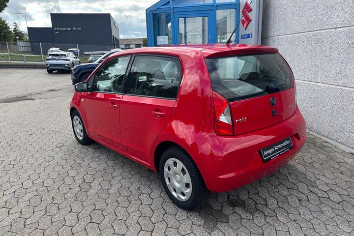 Rød Seat Mii fra 2013