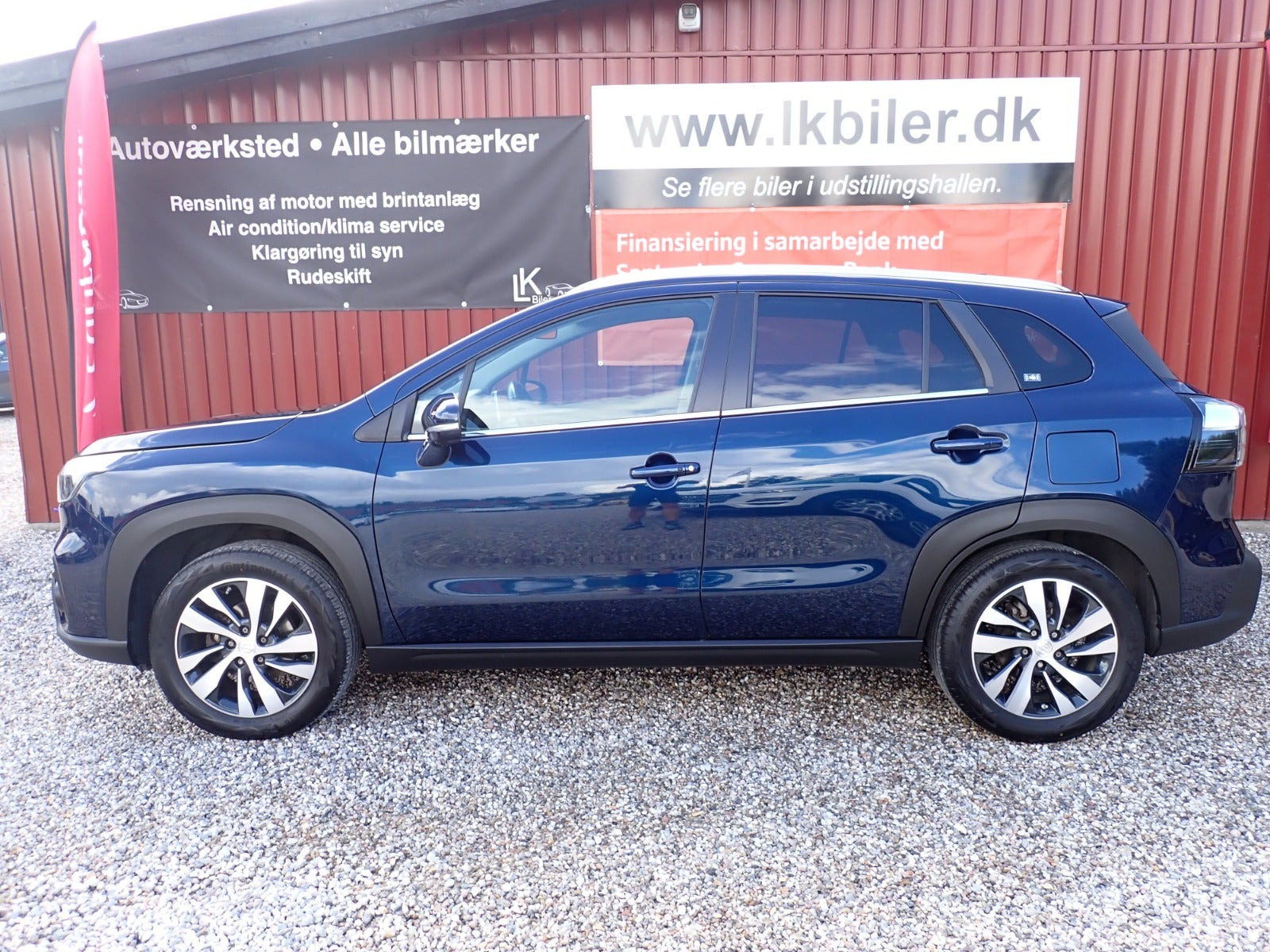 Blå Suzuki S-Cross fra 2022