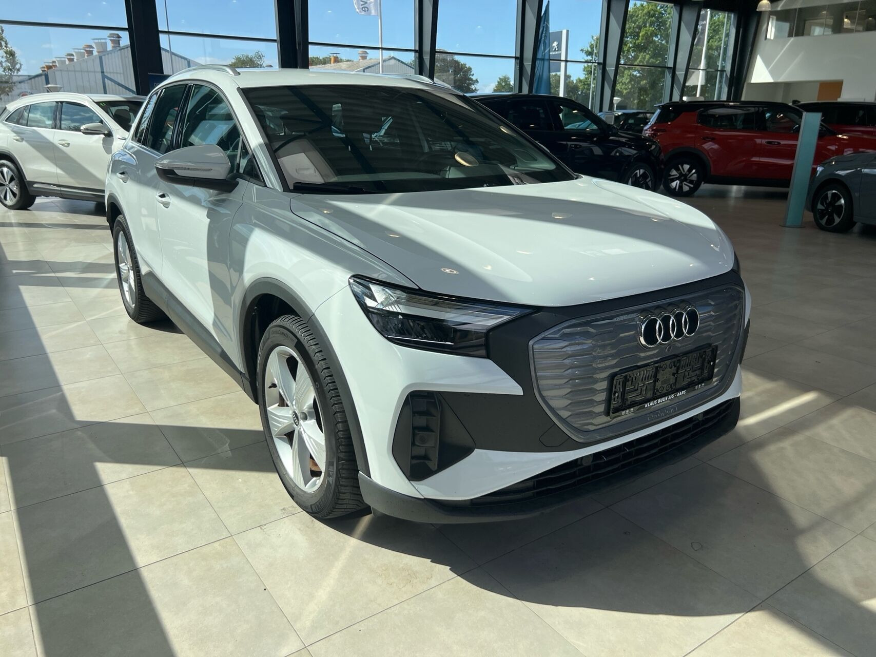Hvid Audi Q4 fra 2023