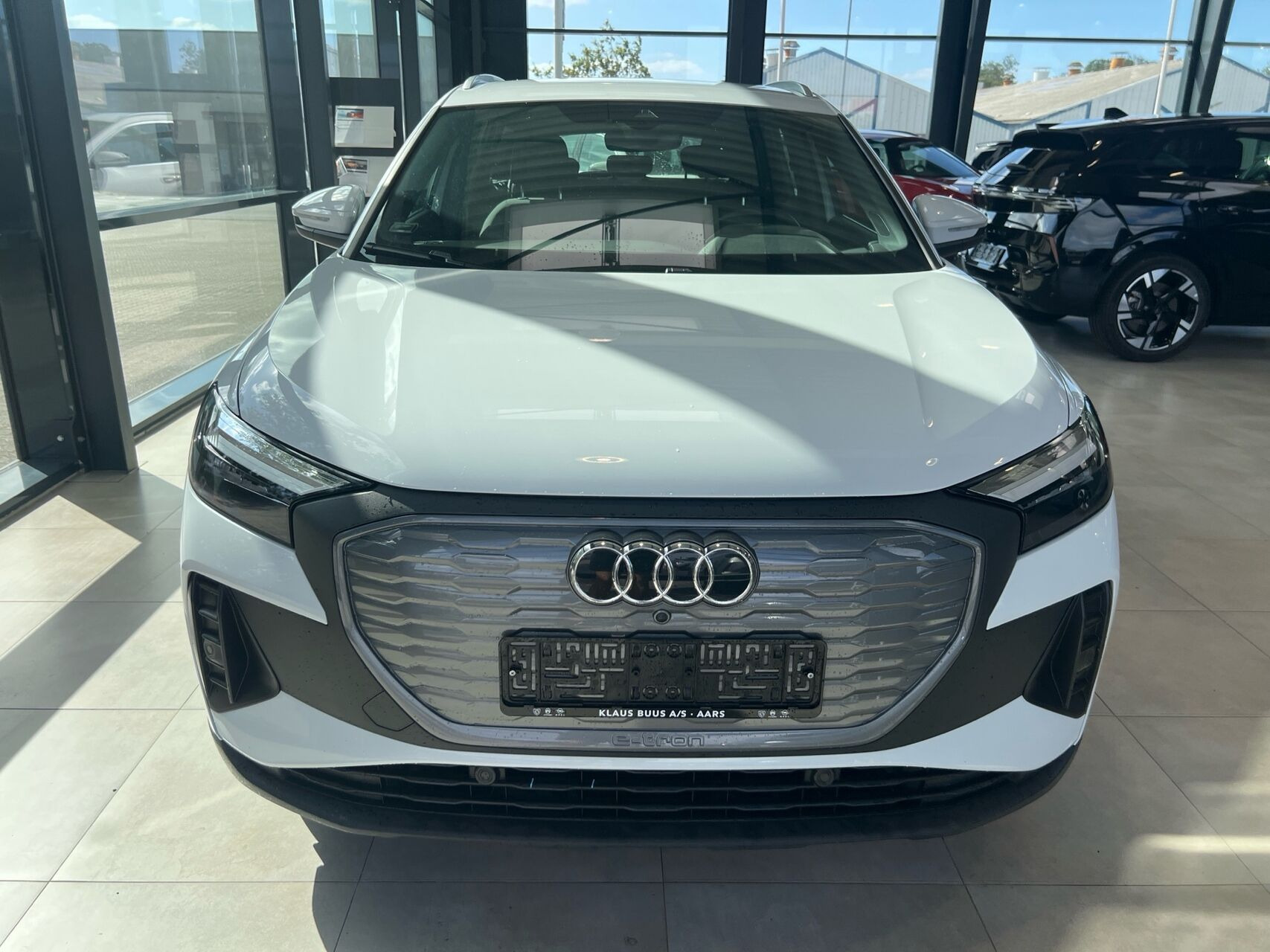 Hvid Audi Q4 fra 2023