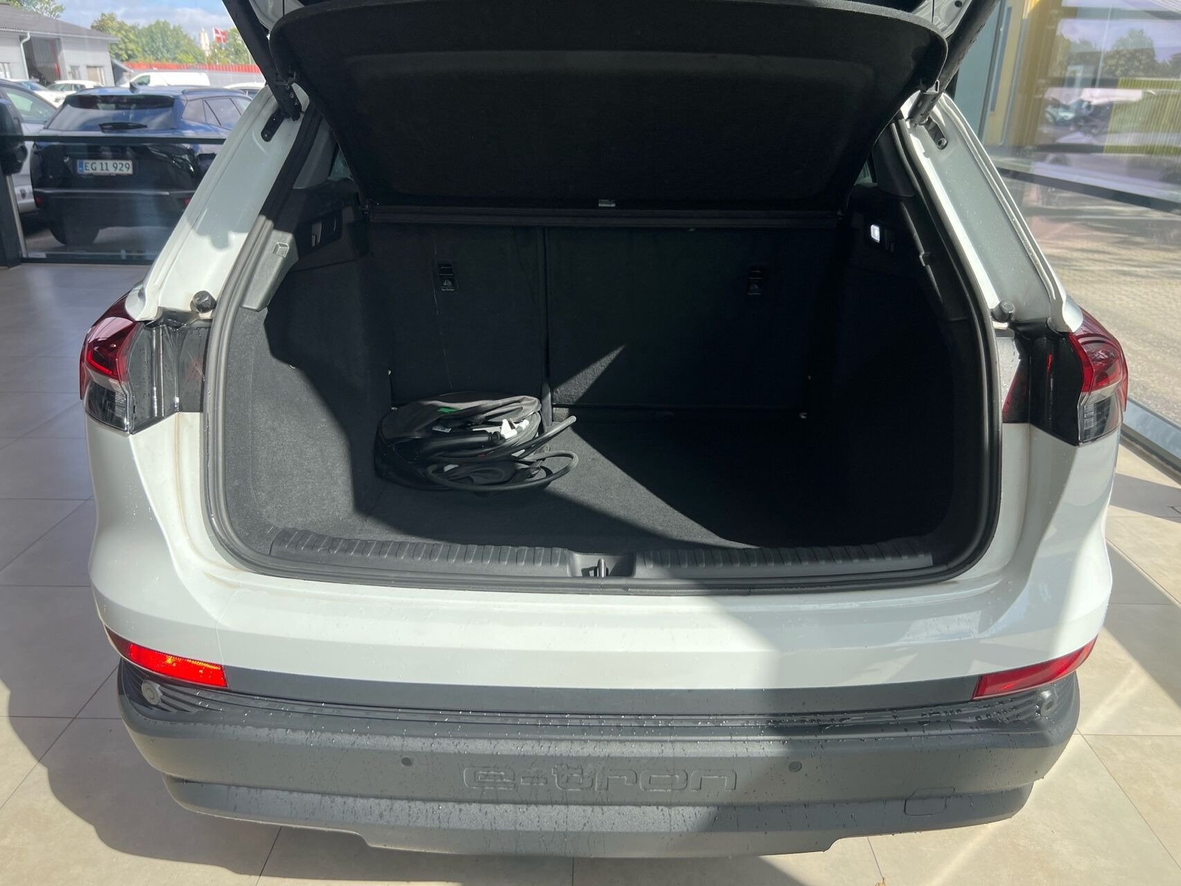 Hvid Audi Q4 fra 2023