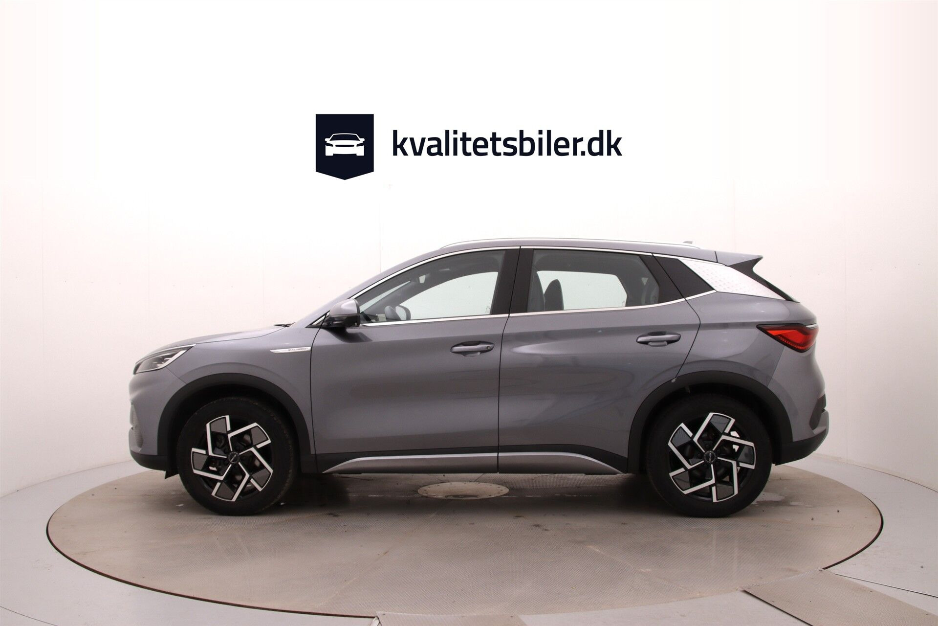 Grå BYD Atto 3 fra 2024