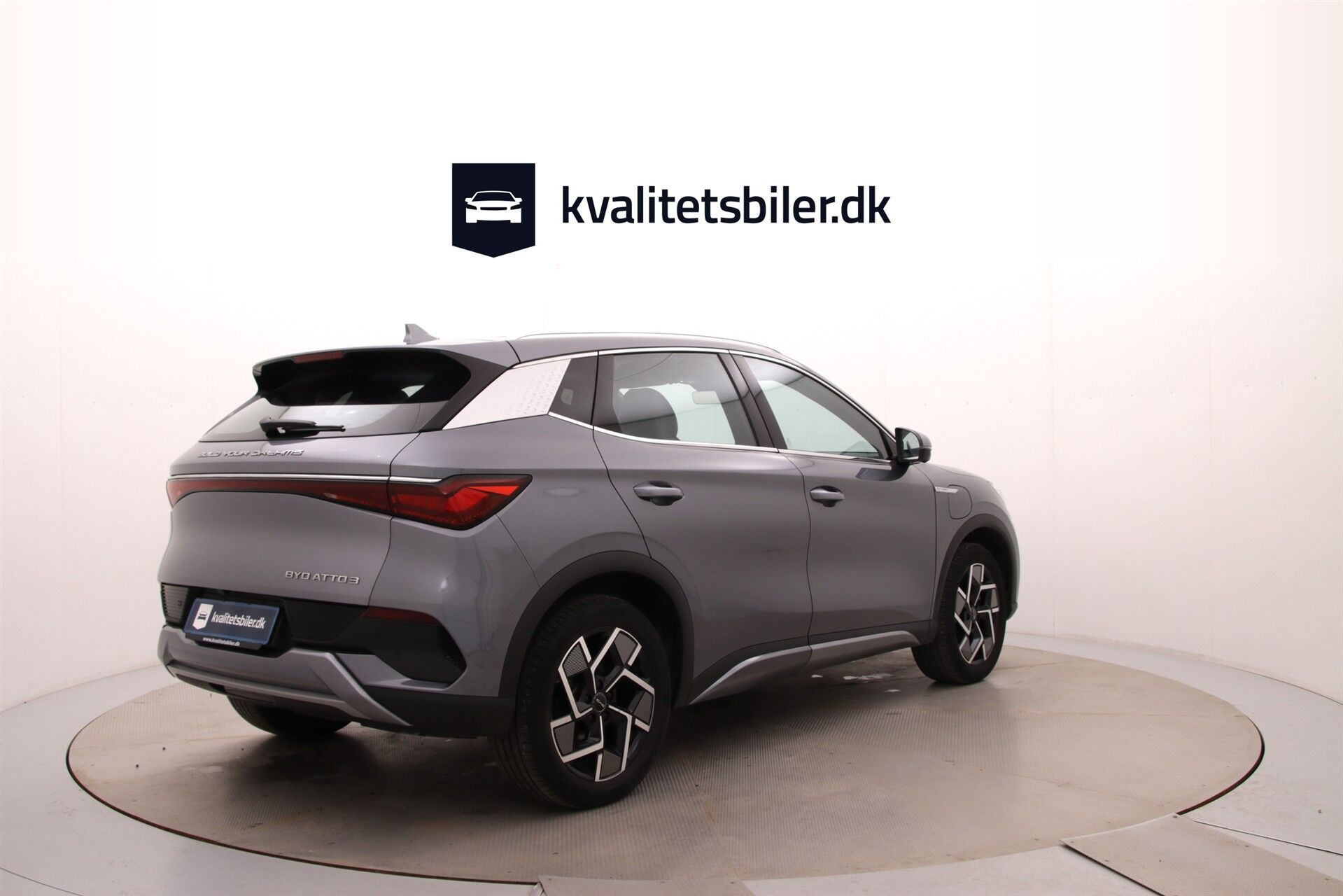 Grå BYD Atto 3 fra 2024