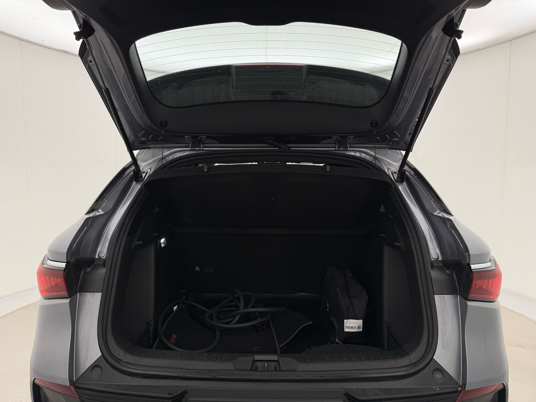 Grå BYD Atto 3 fra 2024