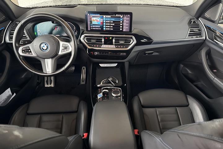 Sort BMW iX3 fra 2023
