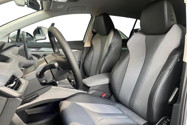 Sølv Skoda Enyaq fra 2026