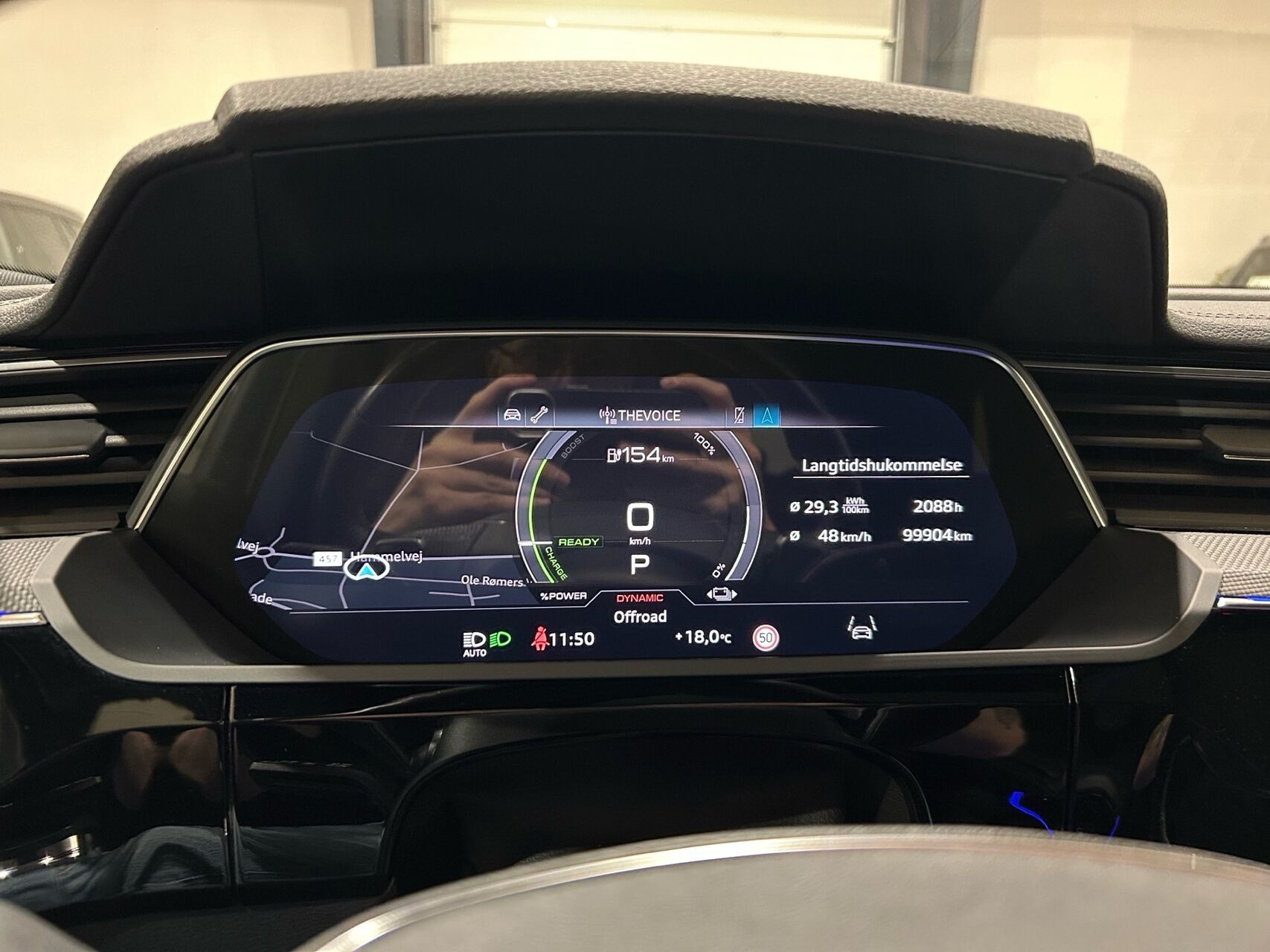 Hvid Audi e-tron fra 2022