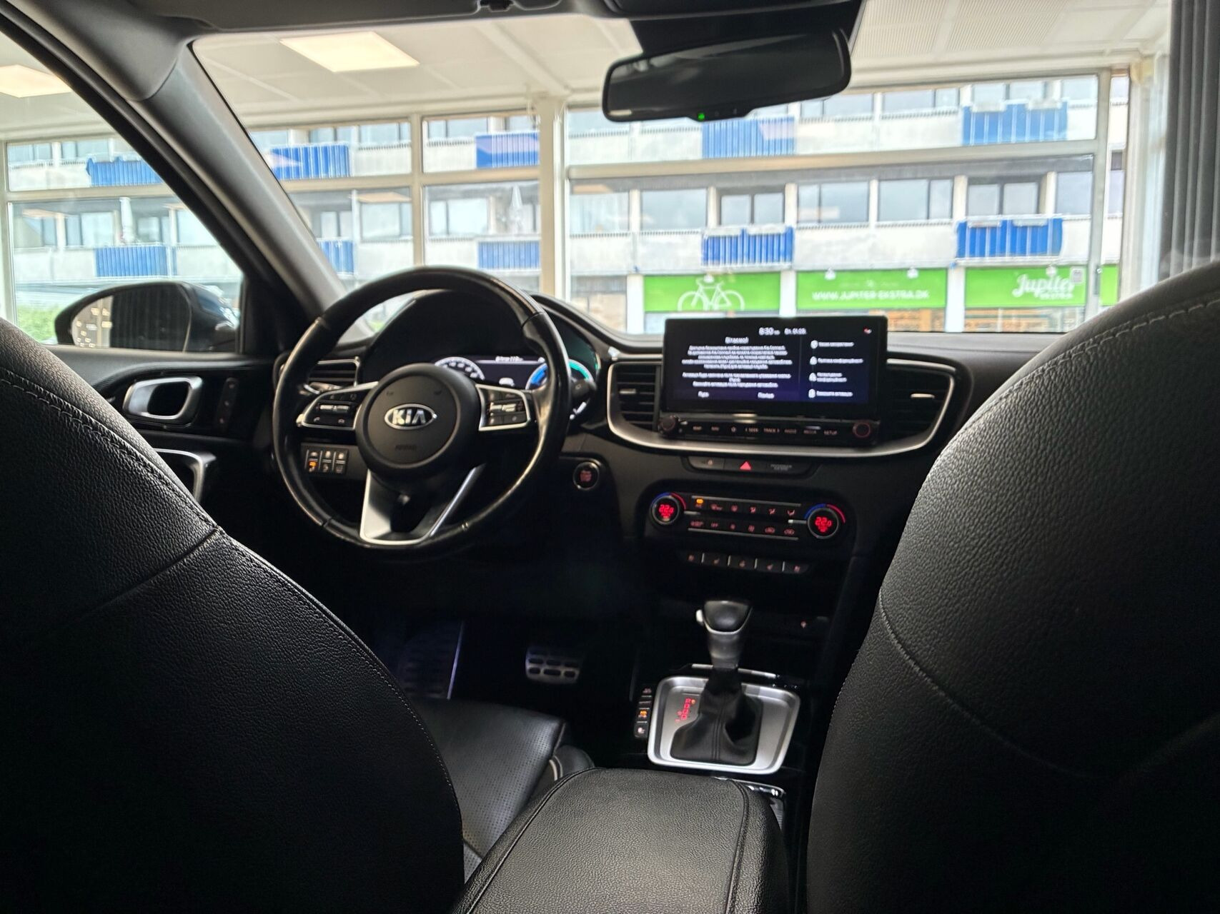 Blå Kia Ceed fra 2021