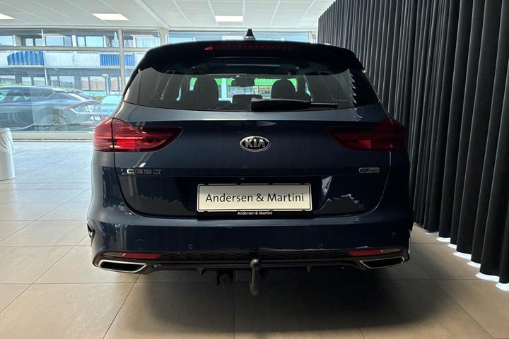 Blå Kia Ceed fra 2021