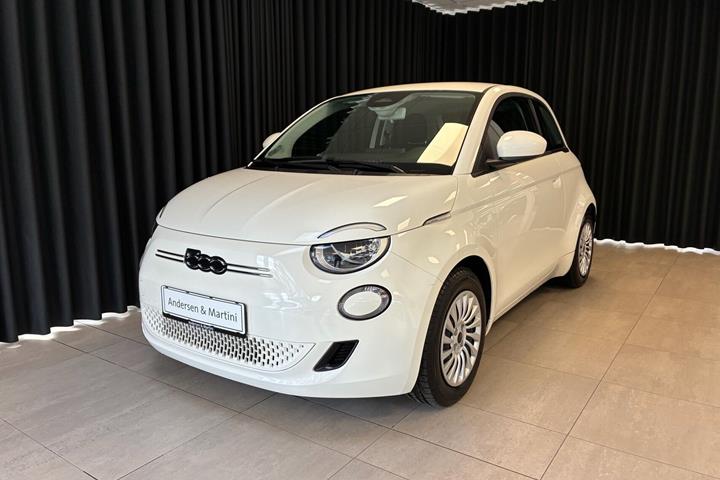 Hvid Fiat 500e fra 2023