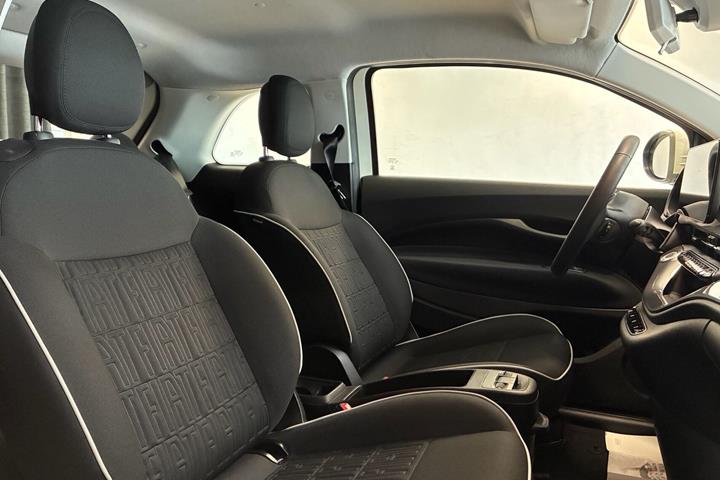 Hvid Fiat 500e fra 2023