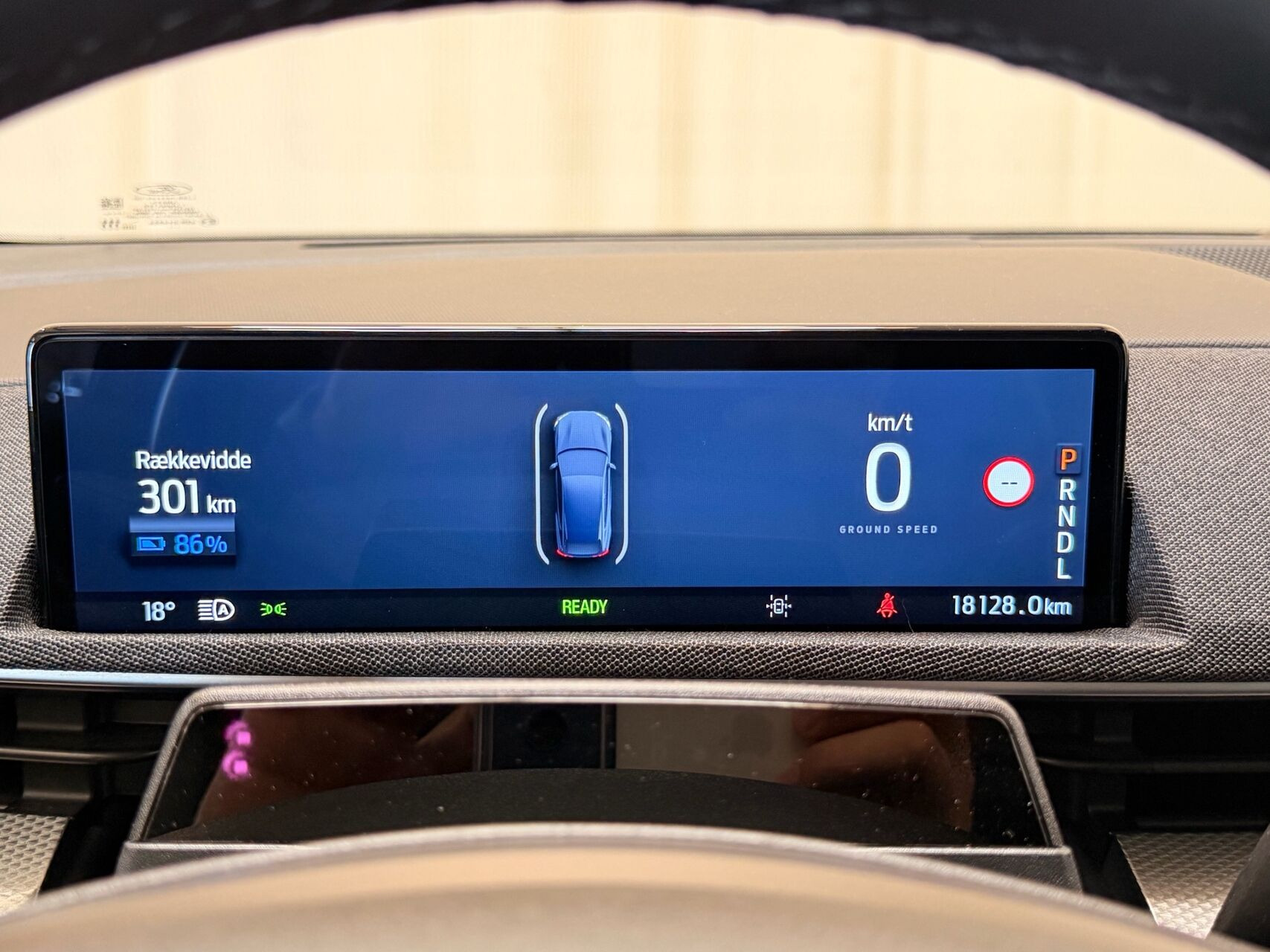 Grå Ford Mustang Mach-E fra 2023