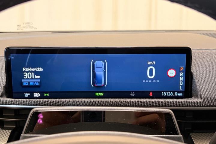 Grå Ford Mustang Mach-E fra 2023