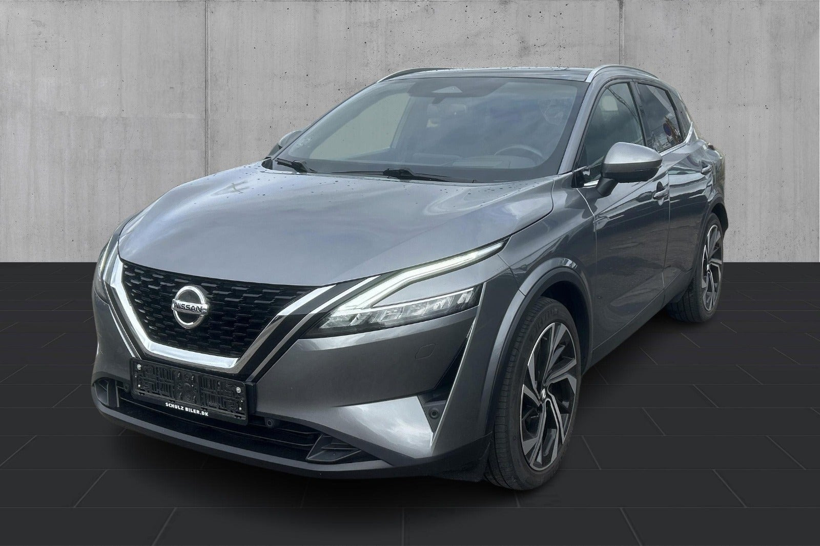 Grå Nissan Qashqai fra 2021