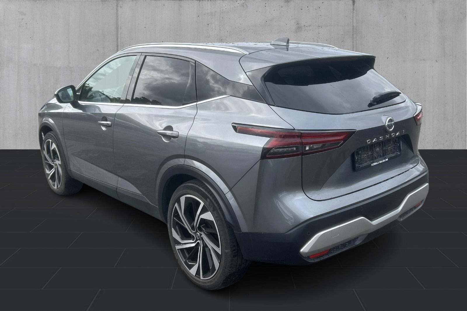 Grå Nissan Qashqai fra 2021