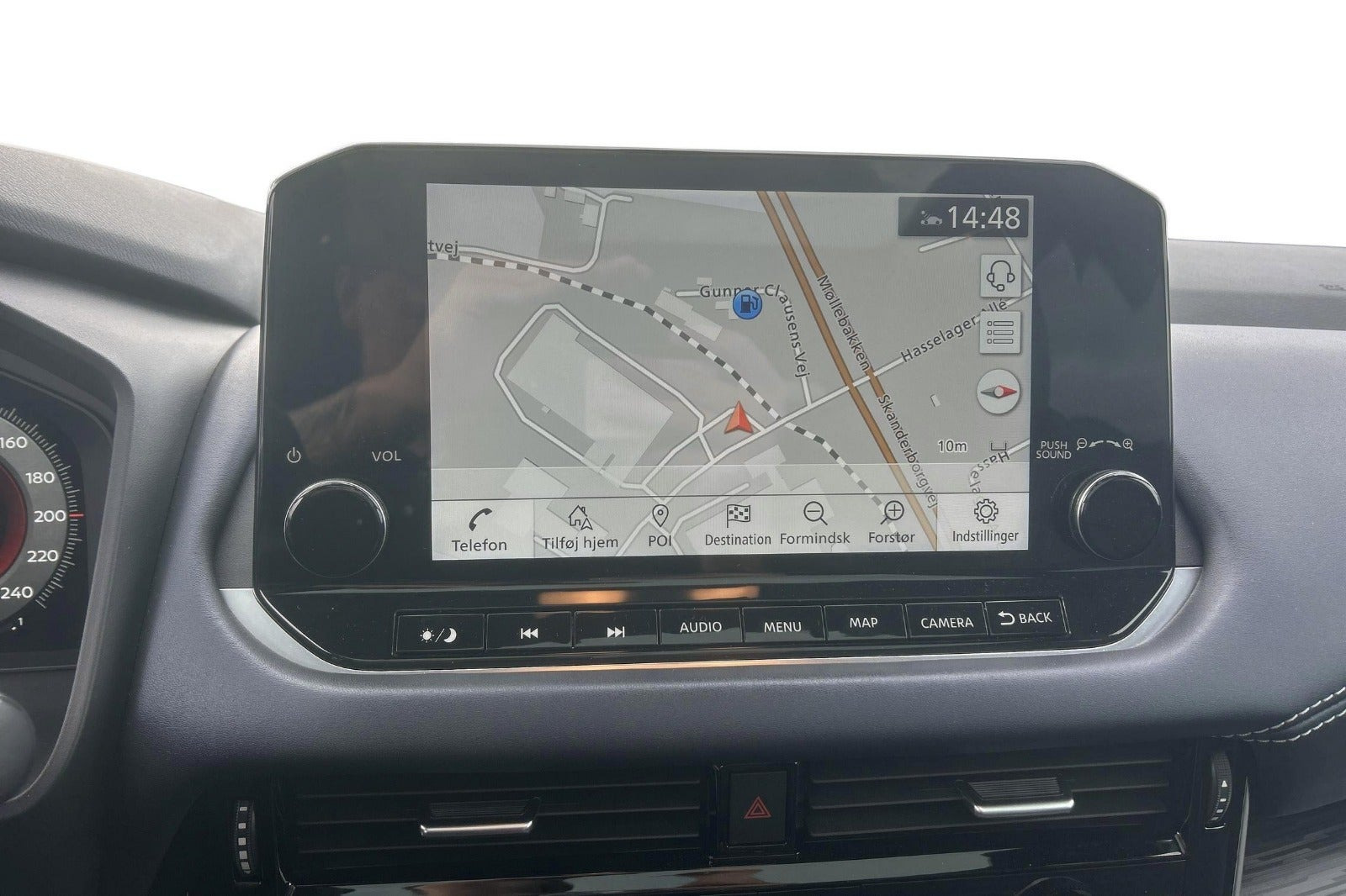 Grå Nissan Qashqai fra 2021