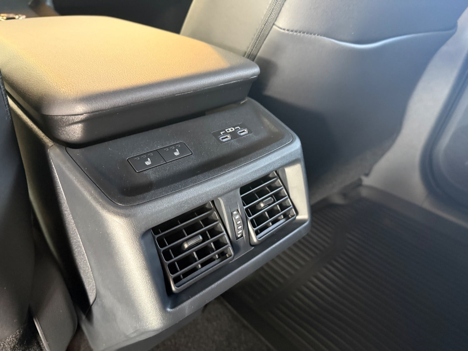 Sort Subaru Solterra fra 2026