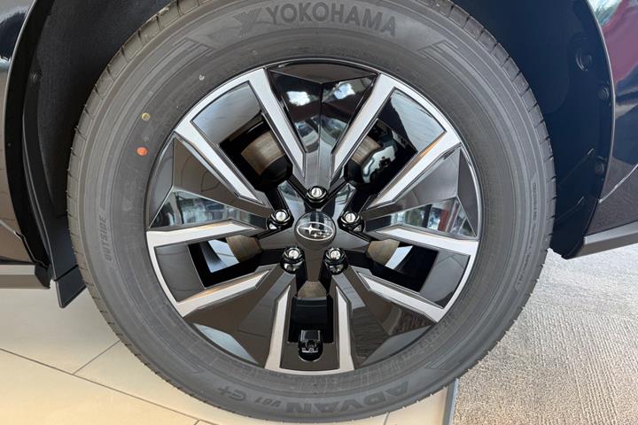 Sort Subaru Solterra fra 2026