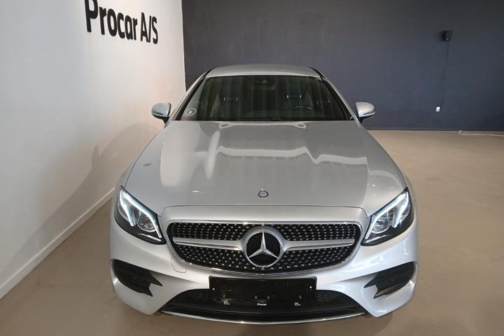 Sølv Mercedes E220 d fra 2017