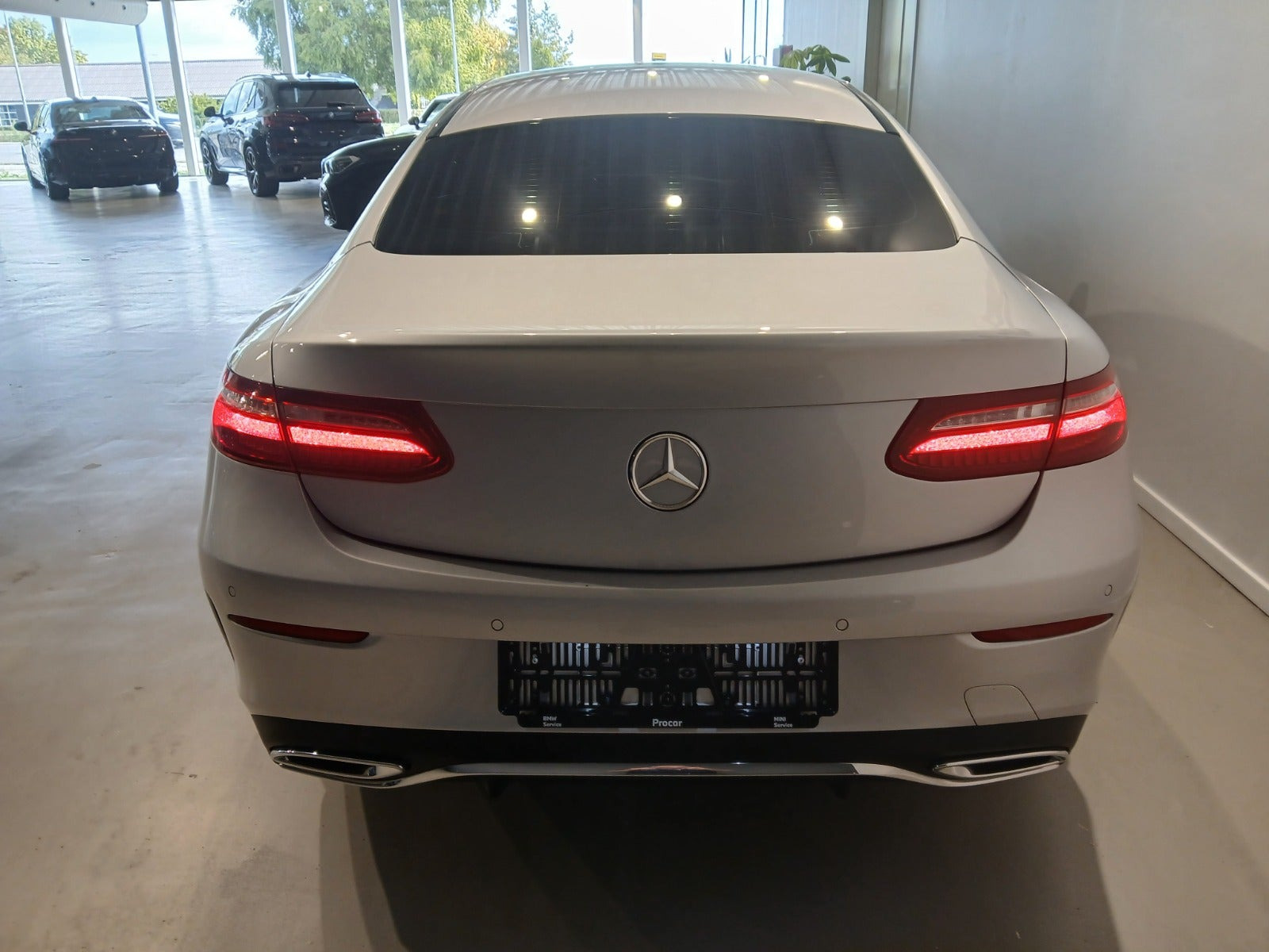 Sølv Mercedes E220 d fra 2017