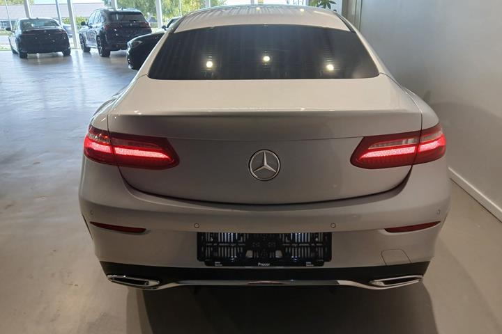 Sølv Mercedes E220 d fra 2017