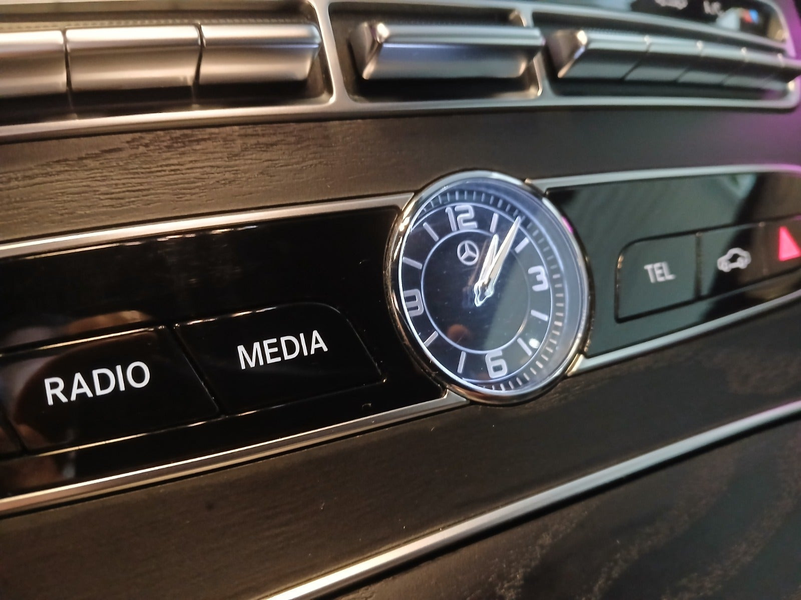 Sølv Mercedes E220 d fra 2017