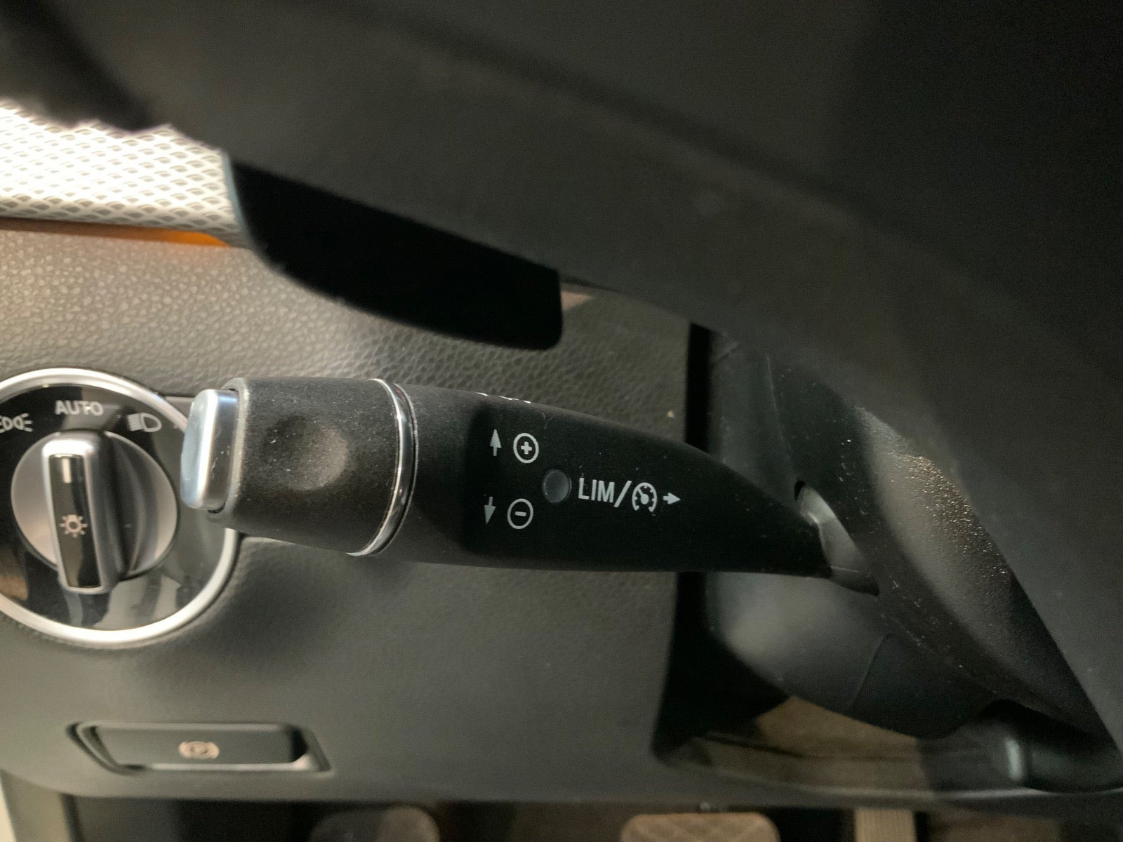 Sølv Mercedes B200 d fra 2018