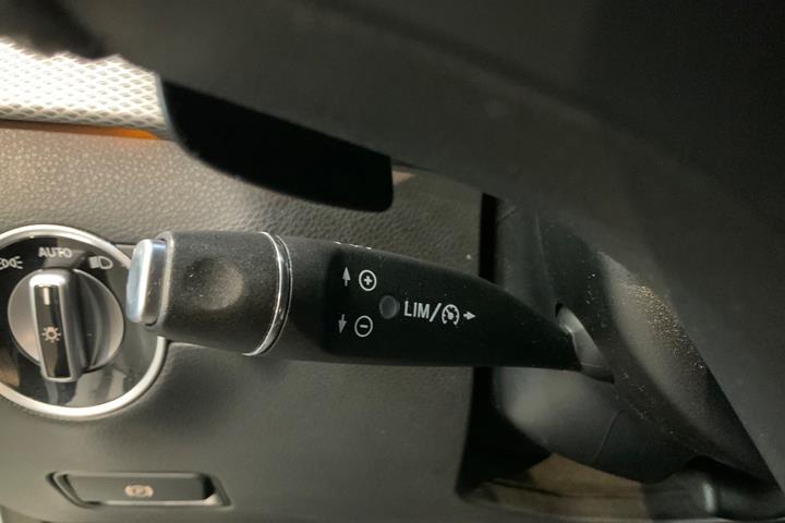 Sølv Mercedes B200 d fra 2018