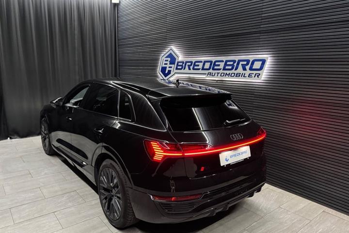 Sort Audi Q8 e-tron fra 2024